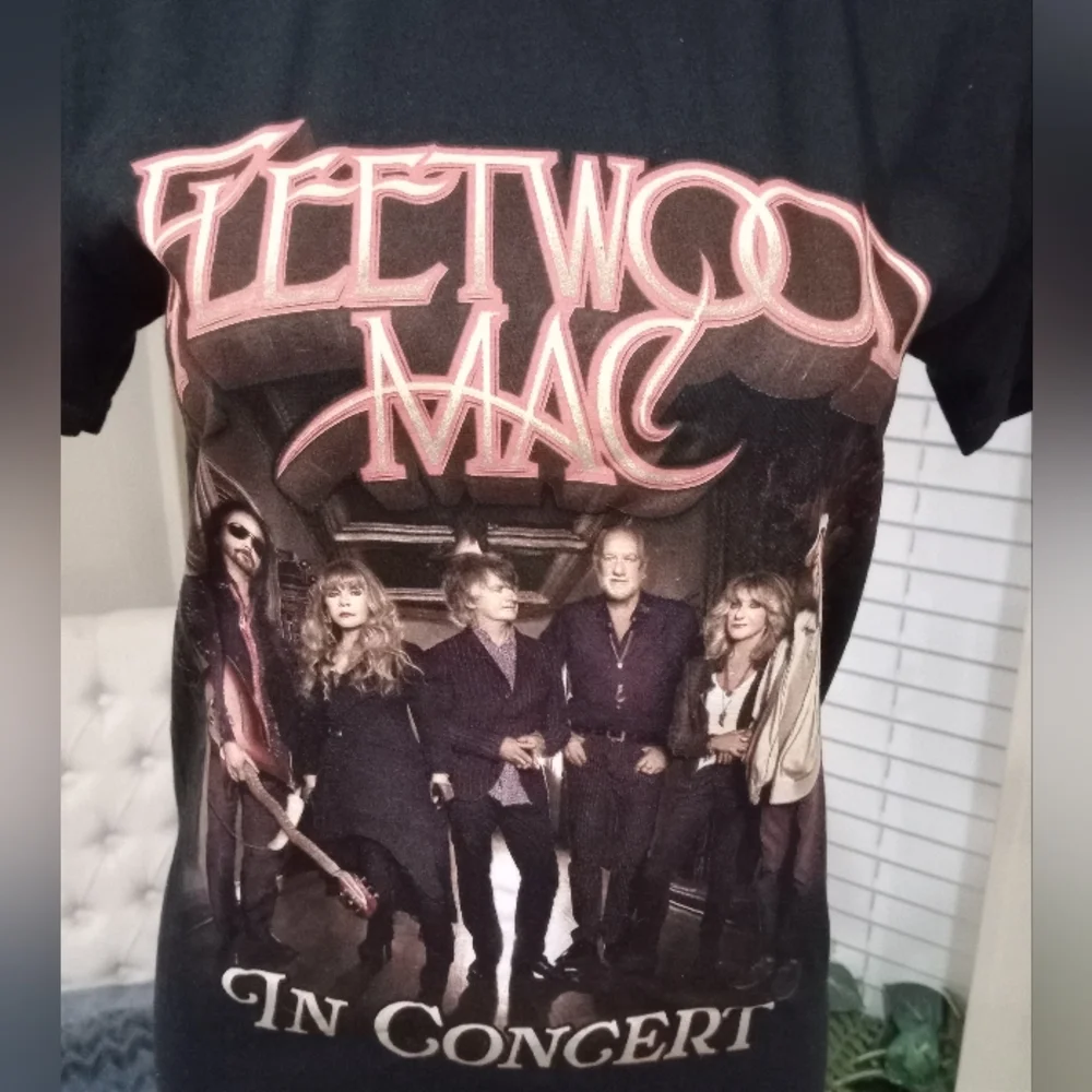 Fleetwood Mac Kids Black Graphic T-Shirt - Picture 7 of 7